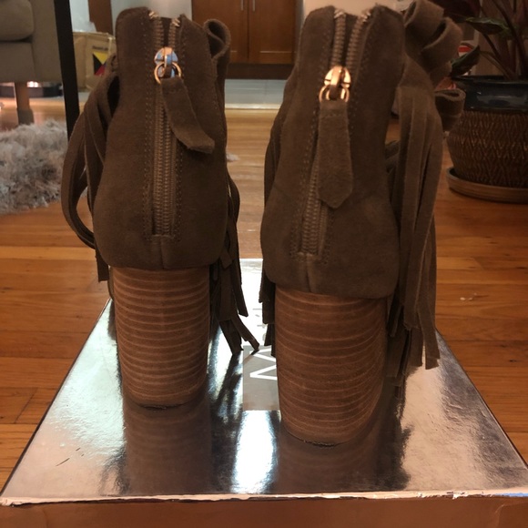 Fringe Heels - Picture 5 of 8